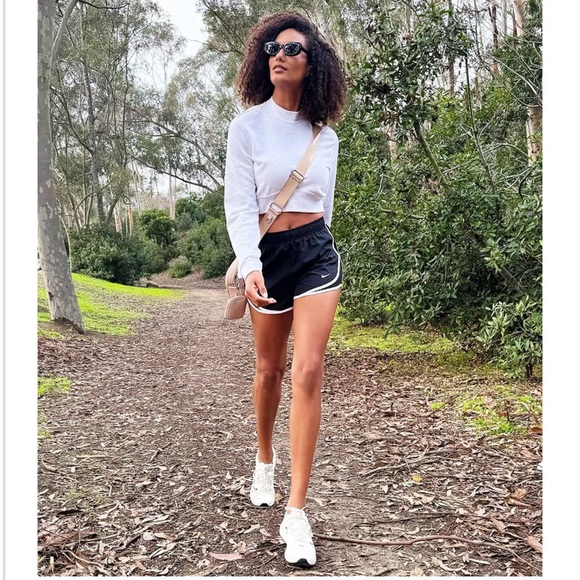 Nike women’s Tempo Running Shorts blue size large - Picture 8 of 16